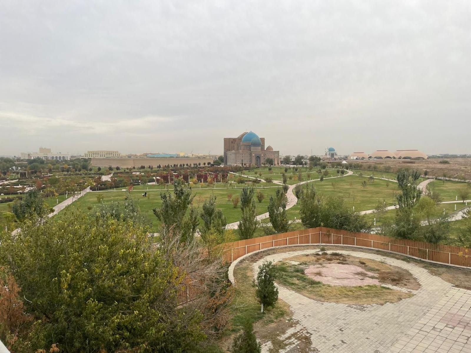 Yassy Hotel, Turkistan Exteriér fotografie