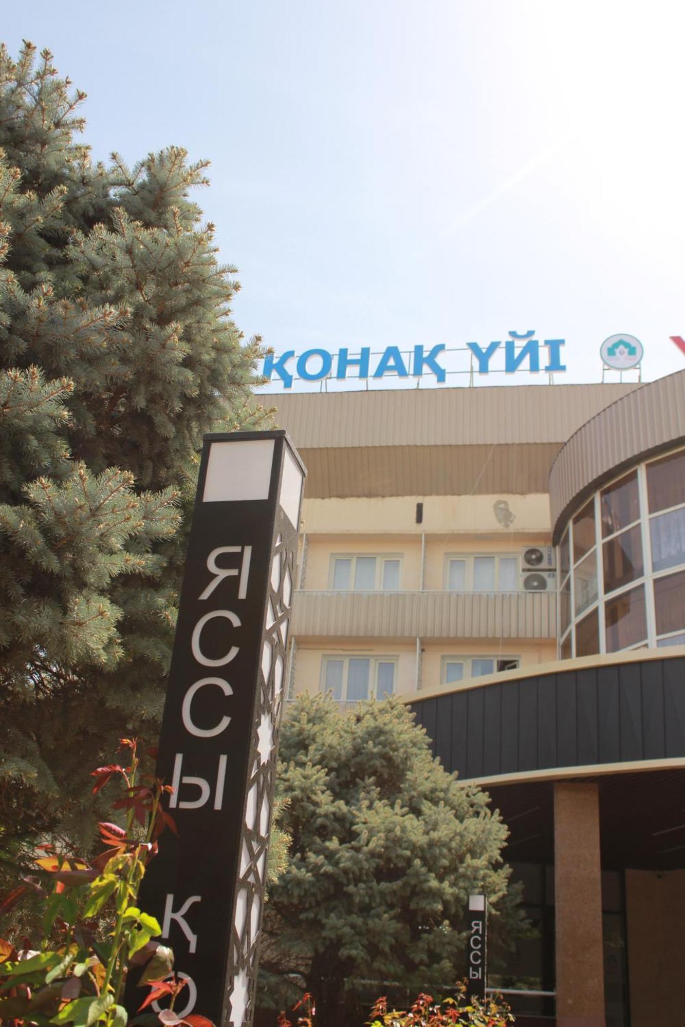 Yassy Hotel, Turkistan Exteriér fotografie
